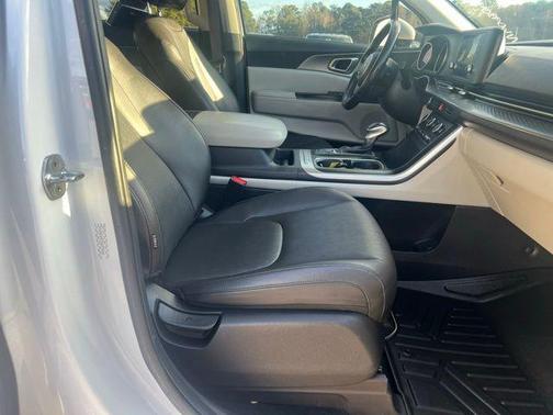 2022 Kia Carnival LXS