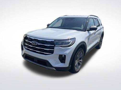 Space White Metallic 2026 Ford Explorer Active