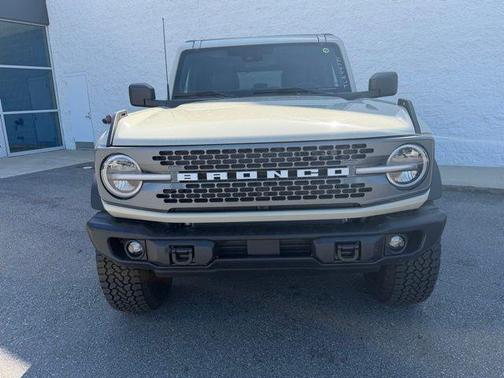 Desert Sand 2026 Ford Bronco Badlands