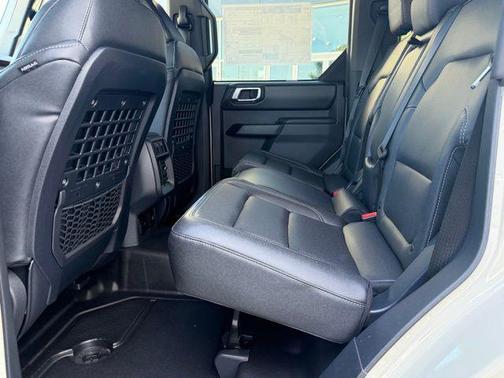 Desert Sand 2026 Ford Bronco Badlands