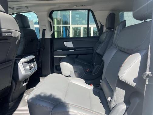 2025 Ford Expedition Max Active 4x4