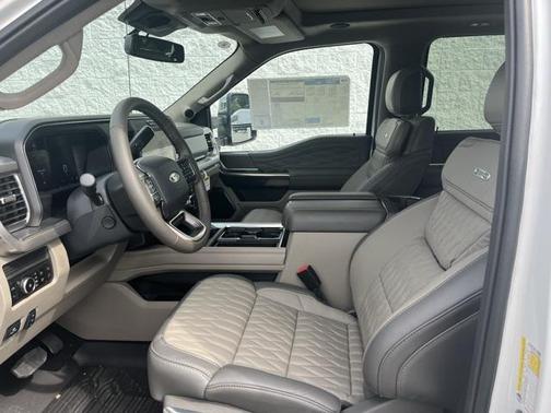 2025 Ford F-250 Platinum
