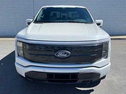 Star White Metallic Tri-Coat 2025 Ford F-150 Lightning Platinum