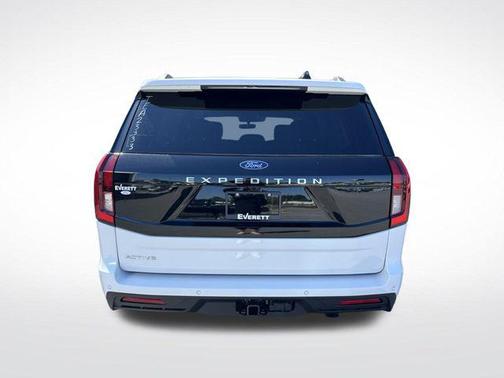 Oxford White 2026 Ford Expedition Active