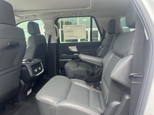 2025 Ford Expedition Max Active 4x2