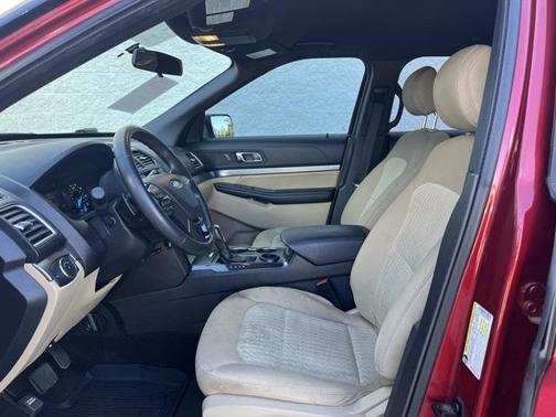 2017 Ford Explorer Base