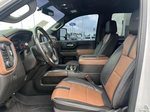 Iridescent Pearl Tricoat 2022 Chevrolet Silverado 2500 High Country