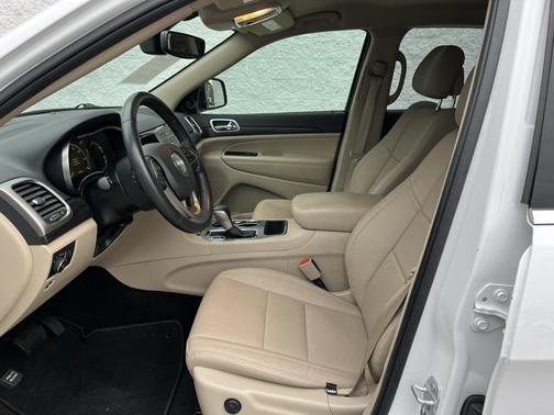 2022 Jeep Grand Cherokee Laredo