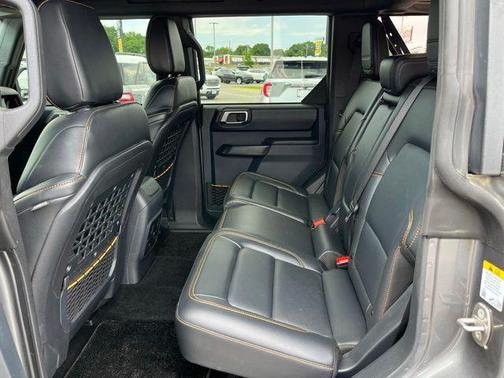 Carbonized Gray Metallic 2024 Ford Bronco Badlands