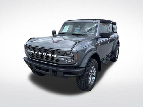 Carbonized Gray Metallic 2024 Ford Bronco Badlands