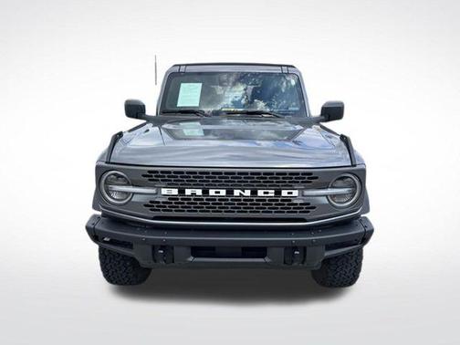 Carbonized Gray Metallic 2024 Ford Bronco Badlands