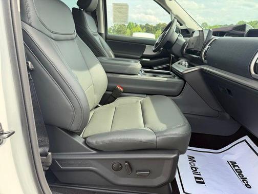 White 2026 Ford Expedition Max Active 4x4