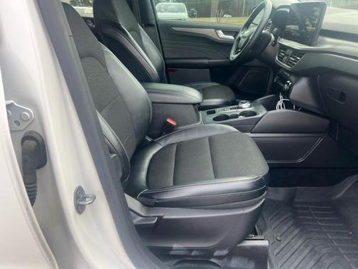 2024 Ford Escape PHEV SE