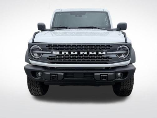 Oxford White 2026 Ford Bronco Badlands