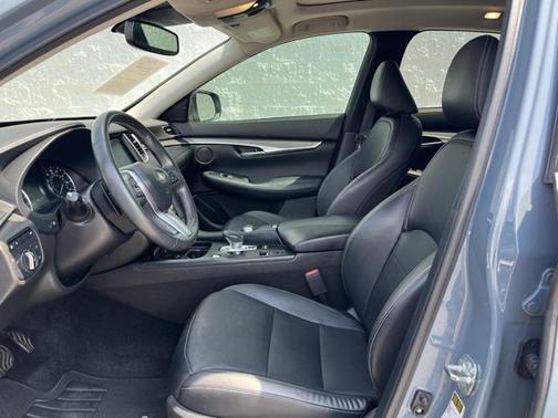 2022 INFINITI QX50 LUXE