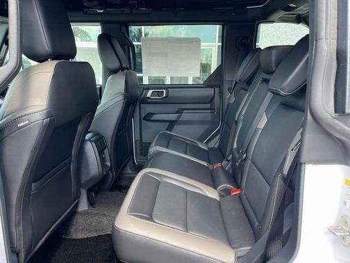 Oxford White 2026 Ford Bronco Outer Banks