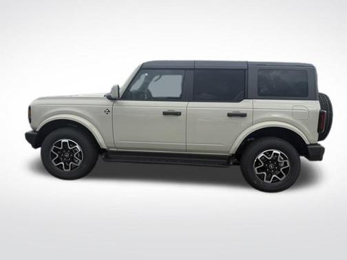 Desert Sand 2026 Ford Bronco Outer Banks