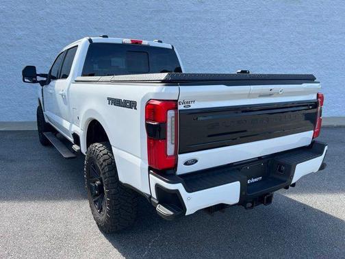 Star White Metallic Tri-Coat 2026 Ford F-250 Platinum