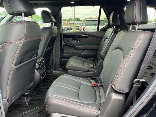 Crystal Black Pearl 2025 Honda Pilot TrailSport