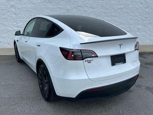 2022 Tesla Model Y Performance Dual Motor All-Wheel Drive