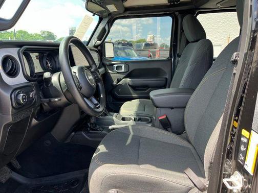Black Clearcoat 2024 Jeep Gladiator Sport