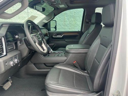 Summit White 2025 GMC Sierra 2500 Denali