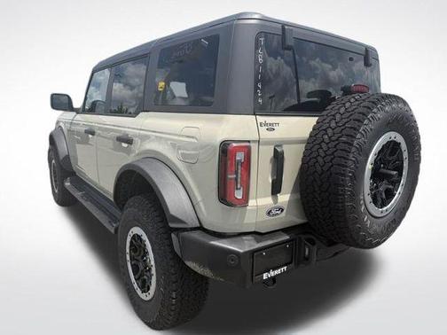 Desert Sand 2026 Ford Bronco Outer Banks