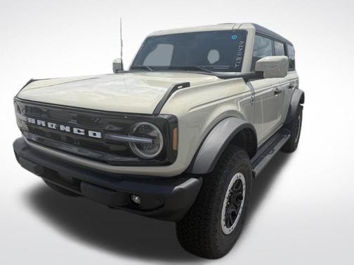 Desert Sand 2026 Ford Bronco Outer Banks