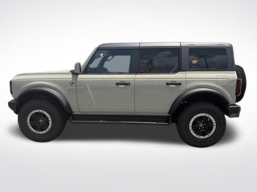 Desert Sand 2026 Ford Bronco Outer Banks
