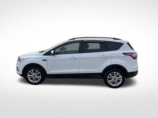 Oxford White 2017 Ford Escape SE