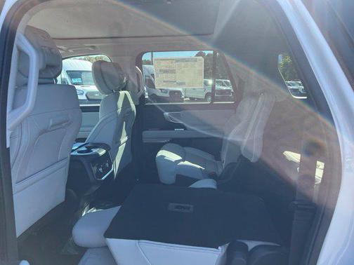 White 2027 Ford Expedition Max Platinum