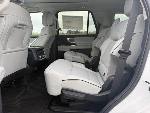 Oxford White 2026 Ford Expedition Platinum