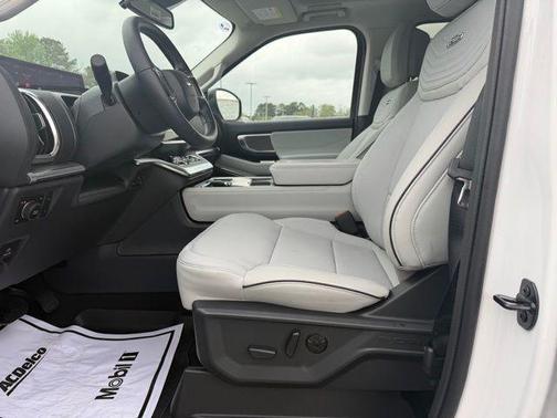 Oxford White 2026 Ford Expedition Platinum