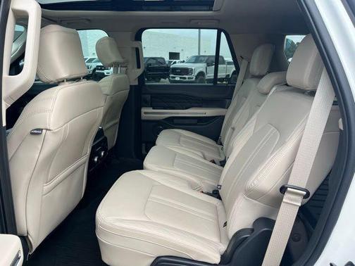 Star White Metallic Tri-Coat 2024 Ford Expedition Platinum