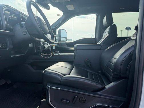 Avalanche 2026 Ford F-250 Platinum