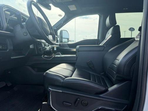 Avalanche 2026 Ford F-250 Platinum