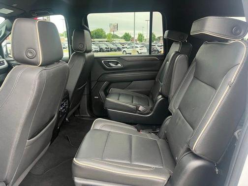 Summit White 2023 Chevrolet Suburban Premier