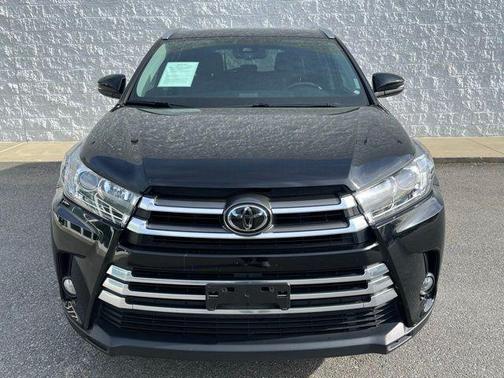 Midnight Black Metallic 2017 Toyota Highlander Limited