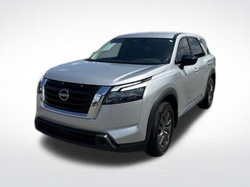 Brilliant Silver Metallic 2024 Nissan Pathfinder S FWD
