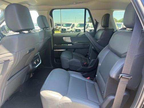 Black Metallic 2026 Ford Expedition Active