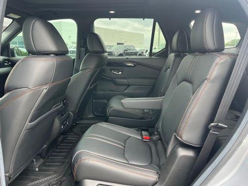 Silver Metallic 2025 Honda Pilot TrailSport