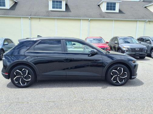 Black 2024 Hyundai IONIQ 5 SEL