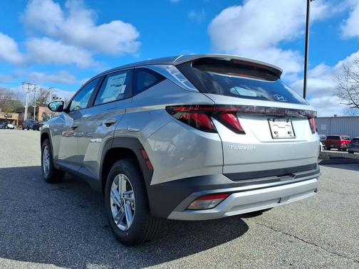 Shimmering Silver 2026 Hyundai TUCSON SE
