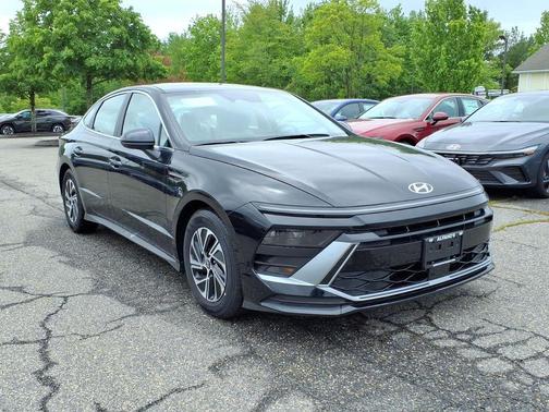 Black 2026 Hyundai SONATA Hybrid Blue