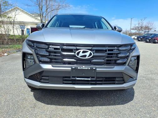 Shimmering Silver 2026 Hyundai TUCSON SE