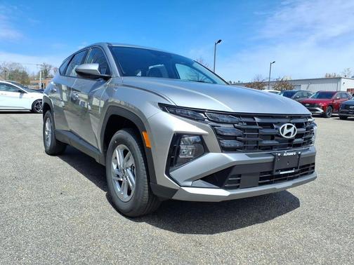 Shimmering Silver 2026 Hyundai TUCSON SE