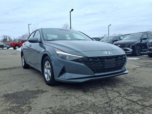 2021 Hyundai ELANTRA SE