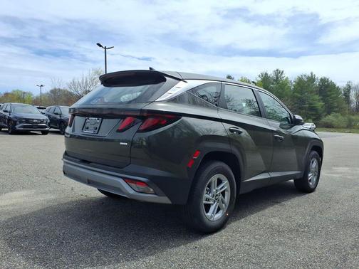 Green 2026 Hyundai TUCSON SE