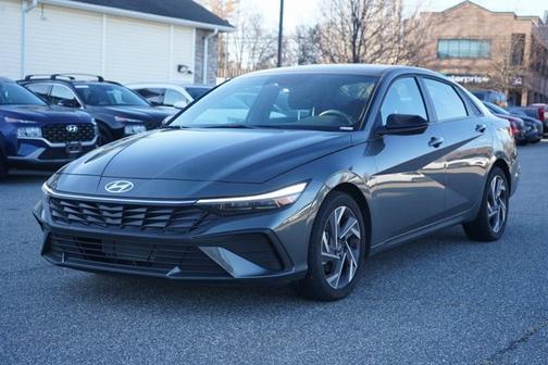 2025 Hyundai ELANTRA SEL Sport