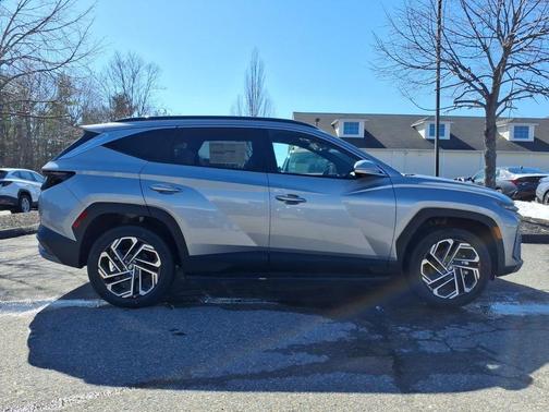 Green 2026 Hyundai TUCSON SE